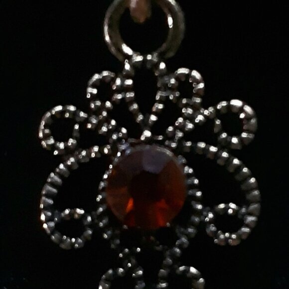 Vintage Style Victorian Queen's Cameo Antique Brooch Pin - Delicate & Lovely!! - Picture 3 of 4